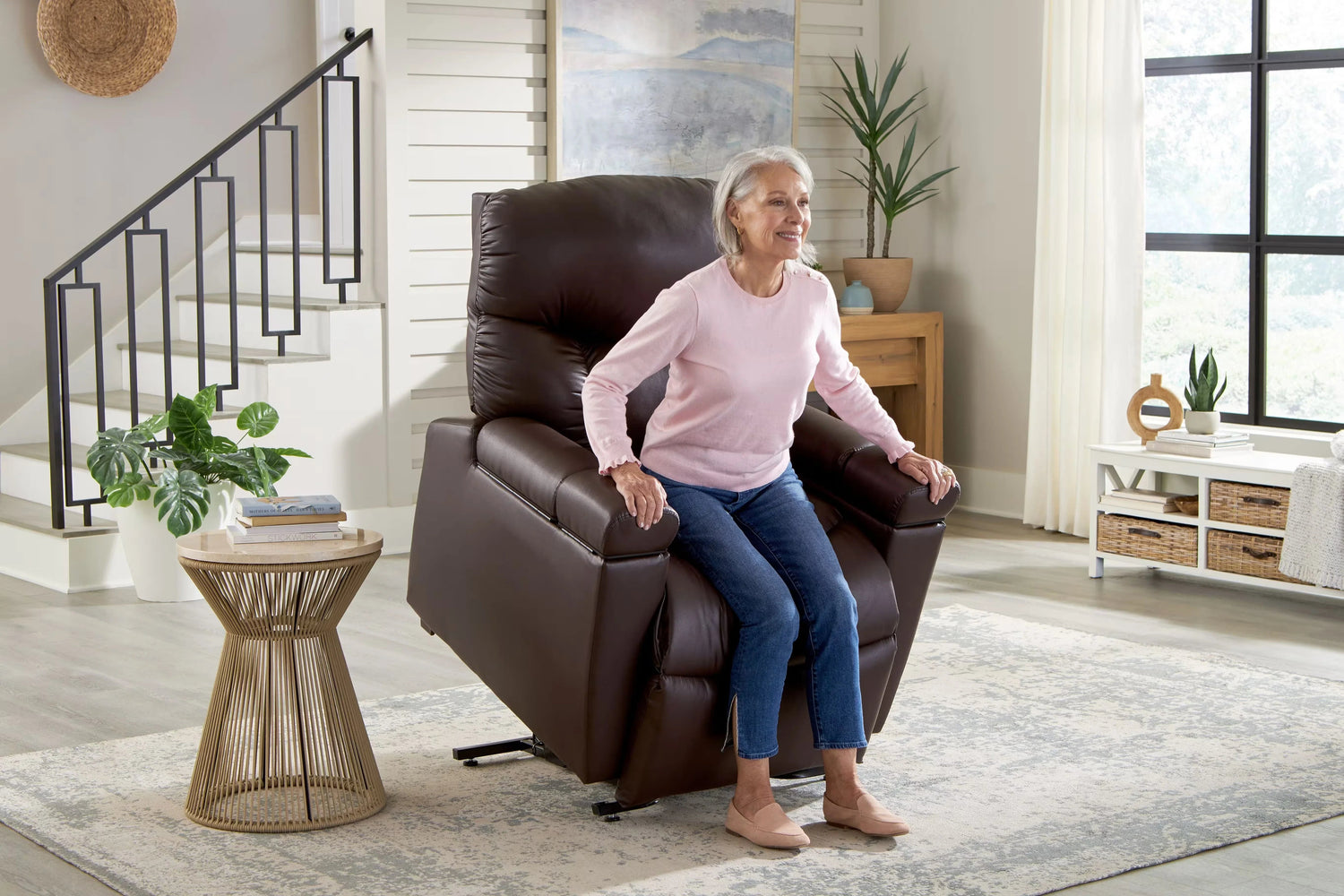 Lift Chairs vs. Recliners: What’s the Real Difference? - MedEquip Shop