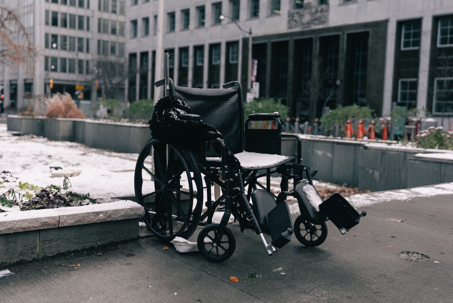 manual vs power wheelchairs