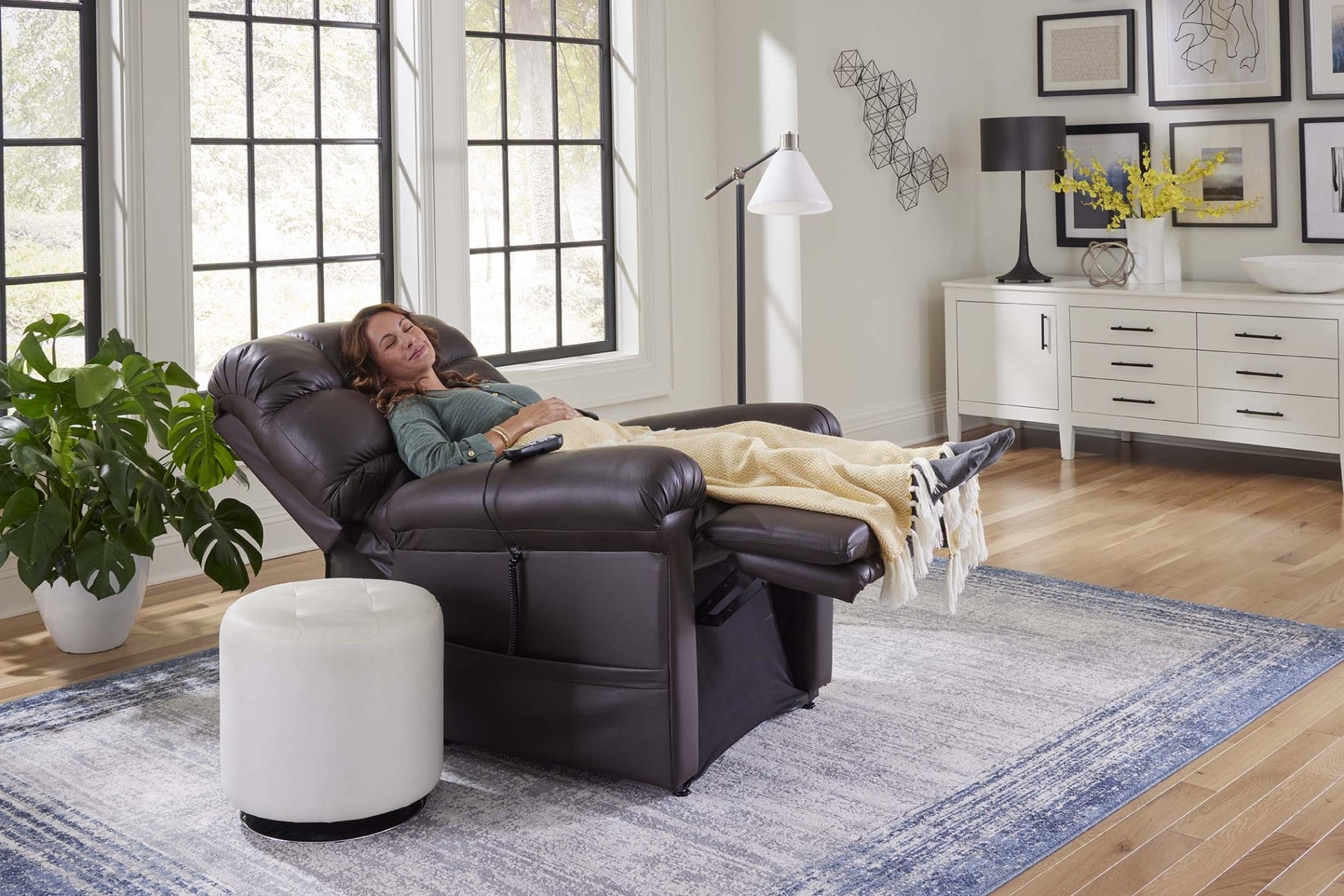 Rental Infinite Positioning Lift Chair Recliner (FN) - MedEquip ShopRentals